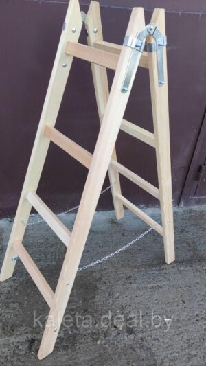 Стремянка 4 ступени(дерево) -DR4